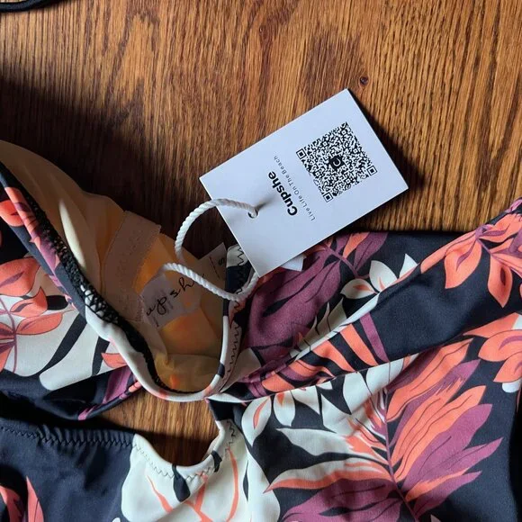 NWT SOLD OUT STYLE Cupshe Floral Print Plunging One Piece Swimsuit Sz S - Picture 3 of 4